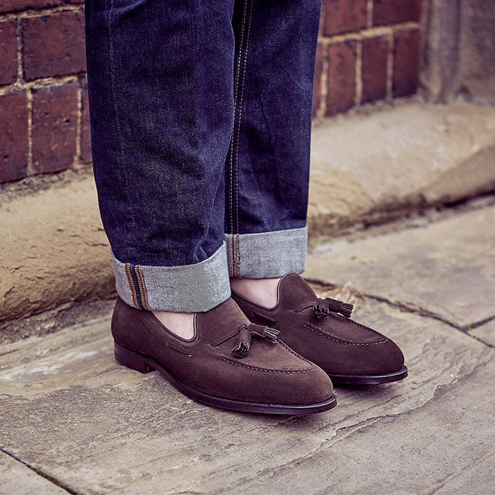 How to wear suede shoes ?